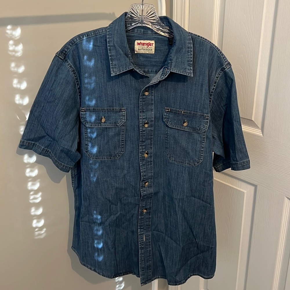Wrangler Mens Medium Stretch Denim Short Sleeve button down shirt. #11